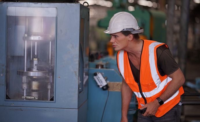Машинист двоильной машины